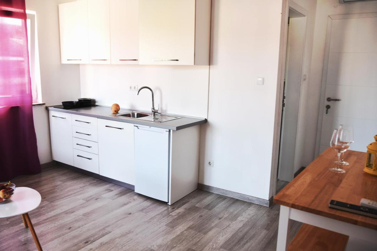Rab Apartments Aurora Rab Town Luaran gambar