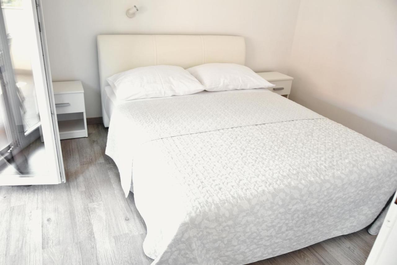 Rab Apartments Aurora Rab Town Luaran gambar